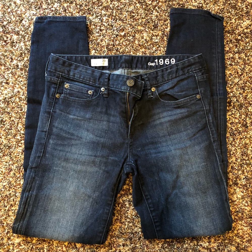 Gap 29 dark wash skinny jeans